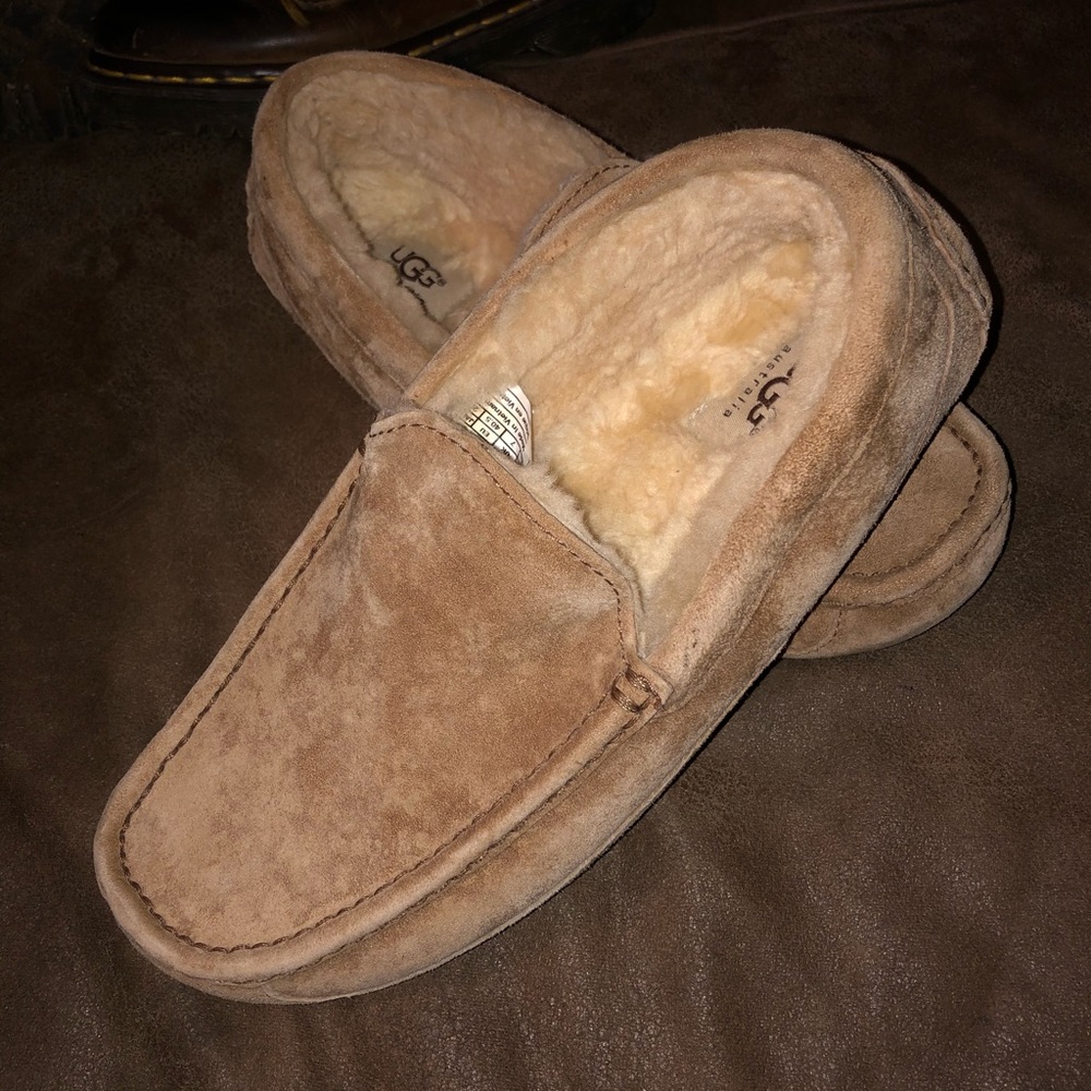 Uggs - Picture 3 of 4